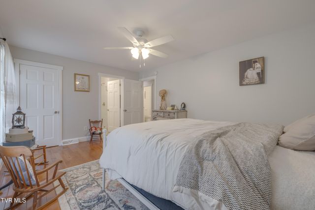 460 Northeast Oak Hill Street, Abingdon, VA 24210
