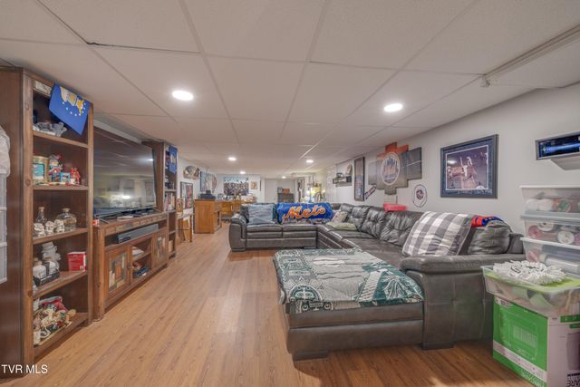460 Northeast Oak Hill Street, Abingdon, VA 24210