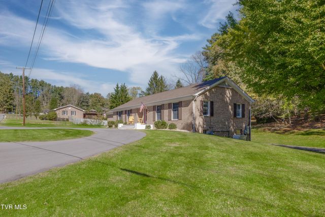 460 Northeast Oak Hill Street, Abingdon, VA 24210