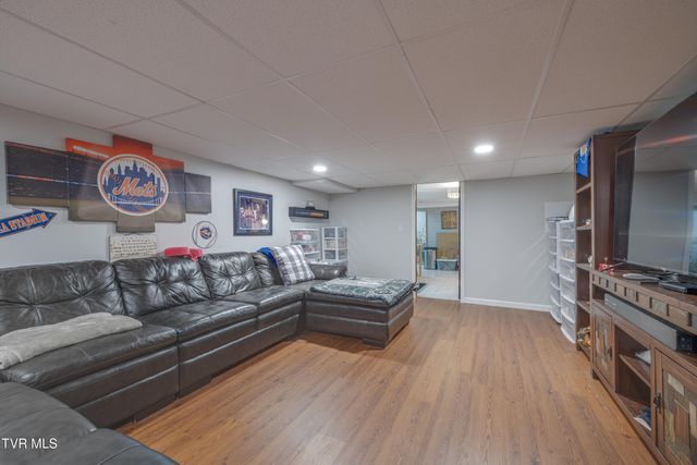 460 Northeast Oak Hill Street, Abingdon, VA 24210