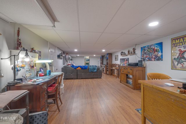 460 Northeast Oak Hill Street, Abingdon, VA 24210