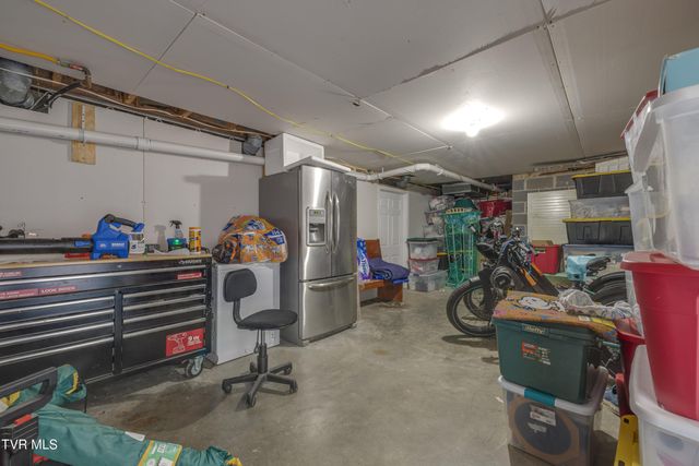 460 Northeast Oak Hill Street, Abingdon, VA 24210