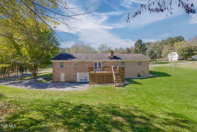 460 Northeast Oak Hill Street, Abingdon, VA 24210