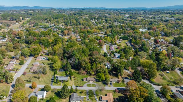 460 Northeast Oak Hill Street, Abingdon, VA 24210