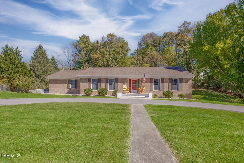 460 Northeast Oak Hill Street, Abingdon, VA 24210