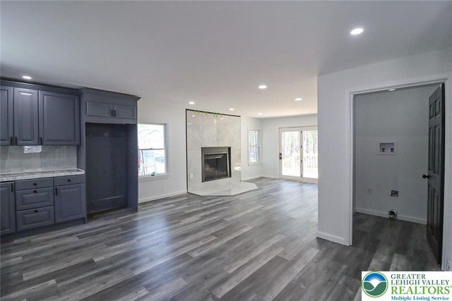 1080 Westside Drive, Newfoundland, PA 18445