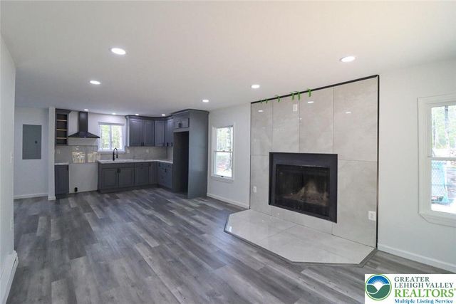 1080 Westside Drive, Newfoundland, PA 18445