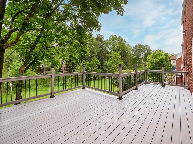 212 Hays ROAD, Upper St Clair, PA 15241