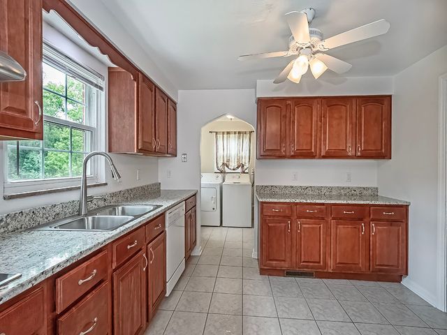 212 Hays ROAD, Upper St Clair, PA 15241