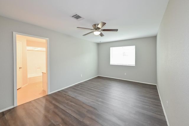 8703 Saratoga Forest Drive, Houston, TX 77088