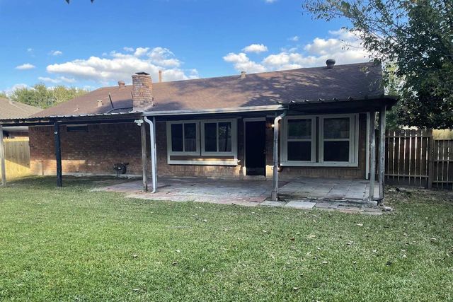 8703 Saratoga Forest Drive, Houston, TX 77088