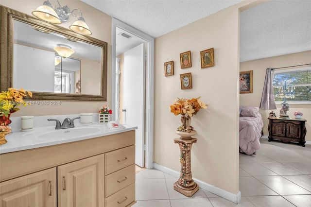 3100 Holiday Springs Boulevard 304, Margate, FL 33063