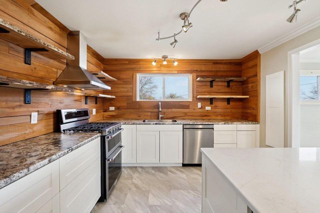 W10580 Tipperary Road, Poynette, WI 53955