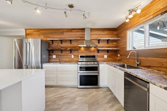 W10580 Tipperary Road, Poynette, WI 53955