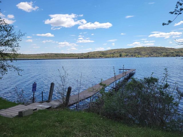 W10580 Tipperary Road, Poynette, WI 53955