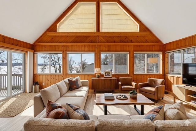 W10580 Tipperary Road, Poynette, WI 53955