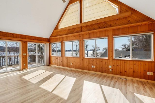 W10580 Tipperary Road, Poynette, WI 53955