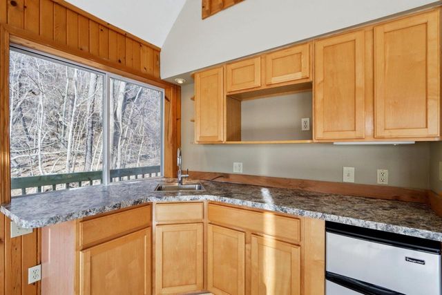 W10580 Tipperary Road, Poynette, WI 53955