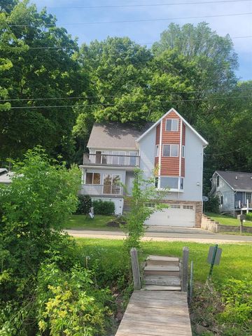 W10580 Tipperary Road, Poynette, WI 53955