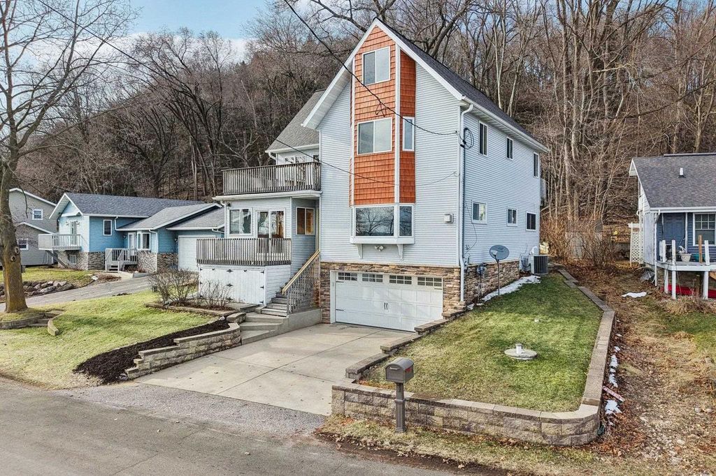 W10580 Tipperary Road, Poynette, WI 53955