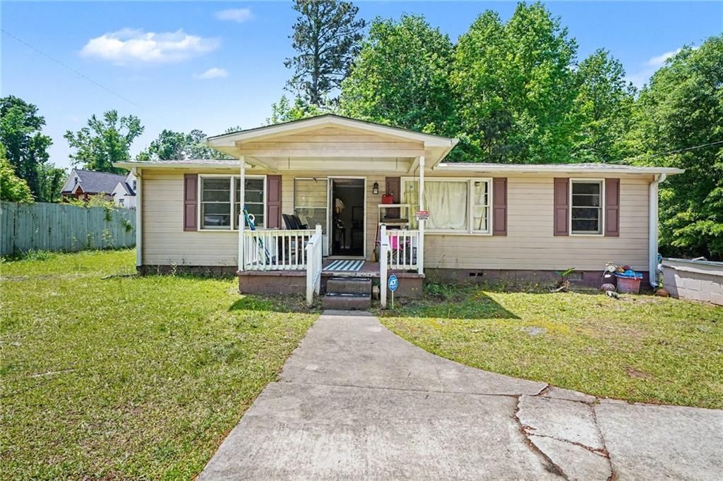 137 Taylor Road, Jackson, GA 30233