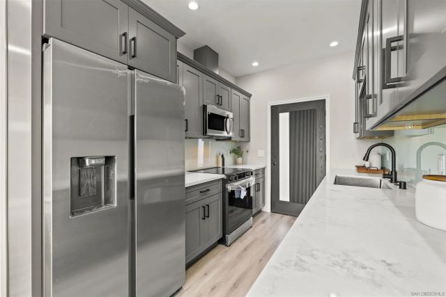 3702 Conrad, San Diego, CA 92117