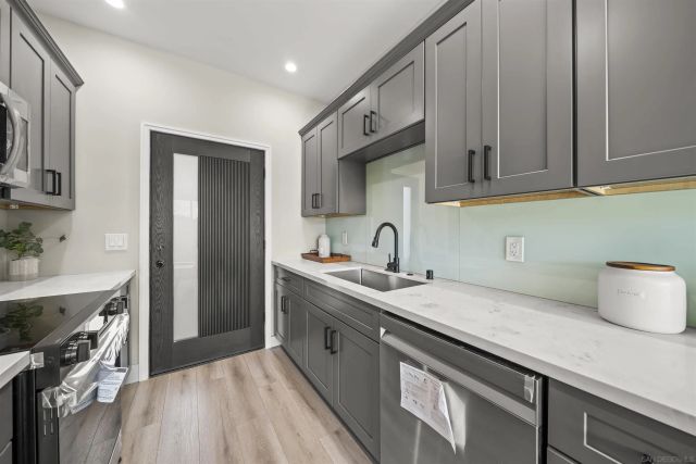 3702 Conrad, San Diego, CA 92117