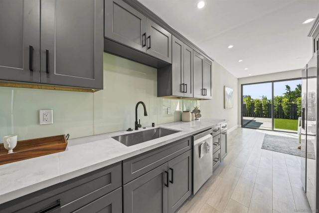 3702 Conrad, San Diego, CA 92117