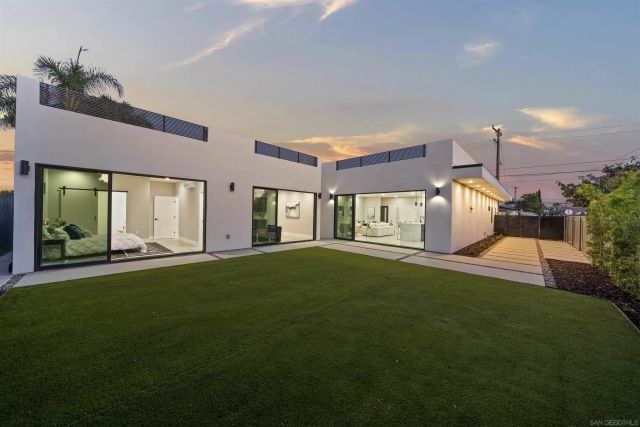 3702 Conrad, San Diego, CA 92117