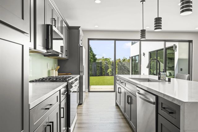 3702 Conrad, San Diego, CA 92117