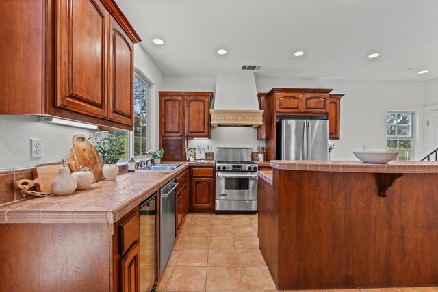 8924 Visage Cir, Fair Oaks, CA 95628