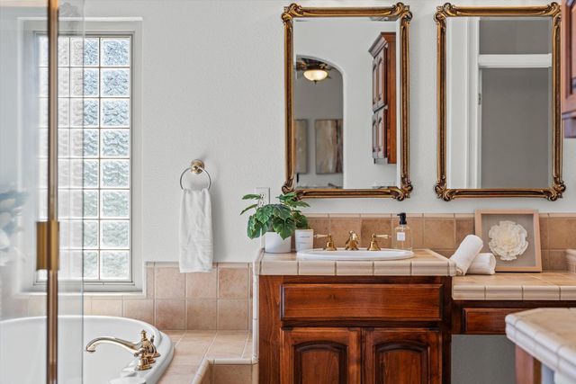 8924 Visage Cir, Fair Oaks, CA 95628