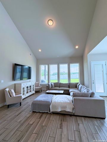 334 Sugarcane, New Braunfels, TX 78132