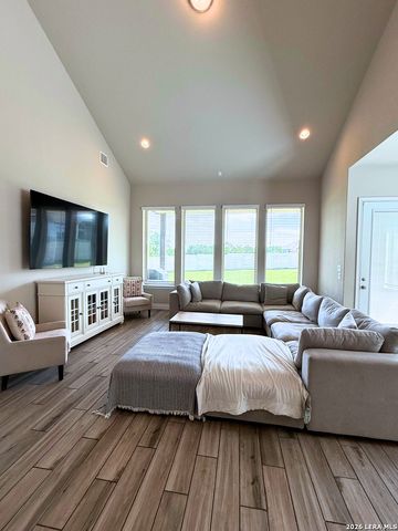 334 Sugarcane, New Braunfels, TX 78132