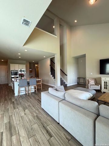 334 Sugarcane, New Braunfels, TX 78132