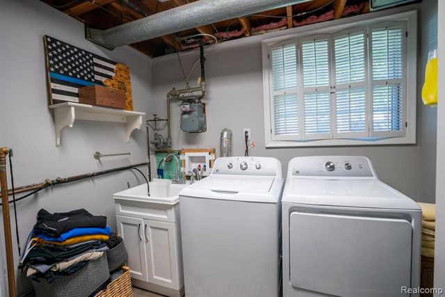 1881 Evergreen Street, Trenton, MI 48183
