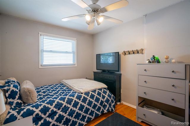 1881 Evergreen Street, Trenton, MI 48183