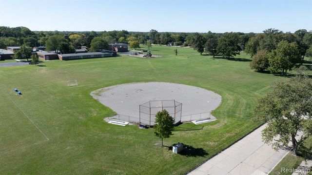 1881 Evergreen Street, Trenton, MI 48183