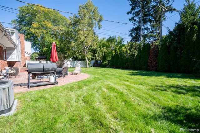 1881 Evergreen Street, Trenton, MI 48183