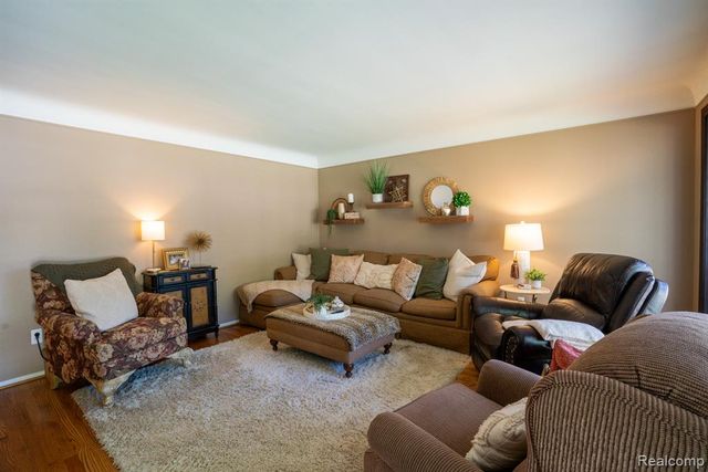 1881 Evergreen Street, Trenton, MI 48183