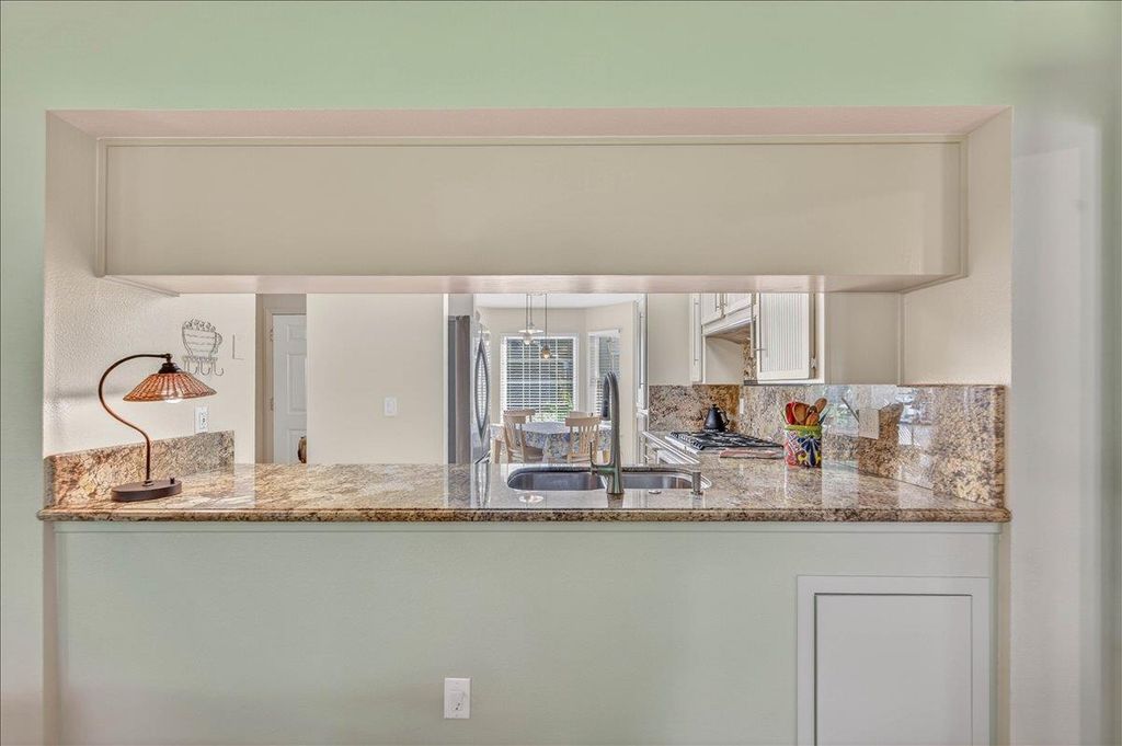 Image 11 of property listing at 10771 N Windham Bay Circle, Fresno, CA 93730