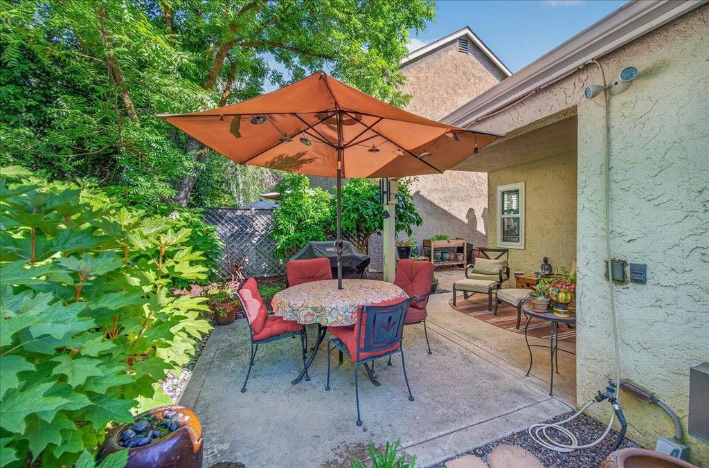 Image 44 of property listing at 10771 N Windham Bay Circle, Fresno, CA 93730