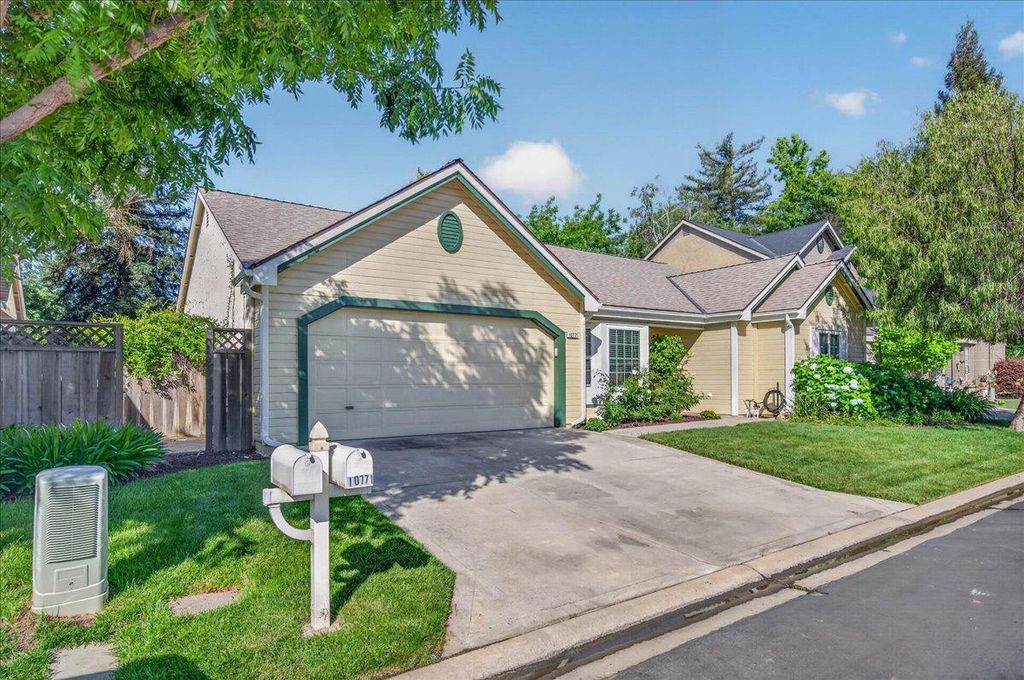 Image 49 of property listing at 10771 N Windham Bay Circle, Fresno, CA 93730