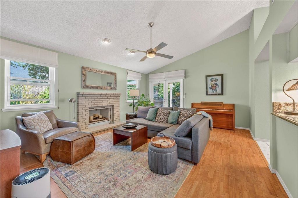 Image 8 of property listing at 10771 N Windham Bay Circle, Fresno, CA 93730