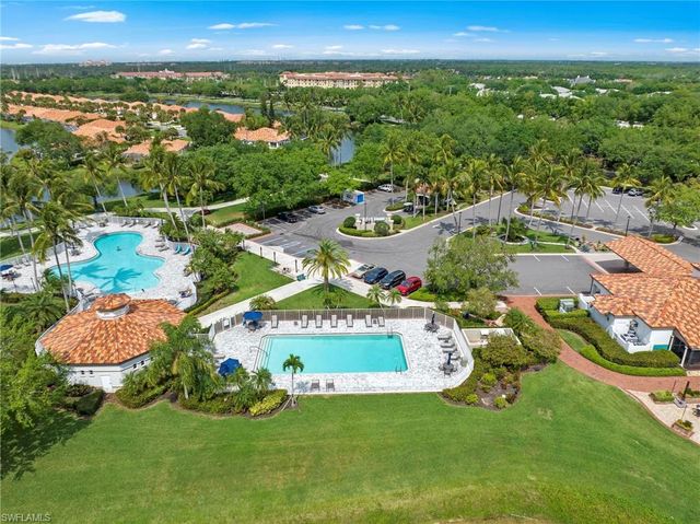 4748 San Carlo CT, Naples, FL 34109