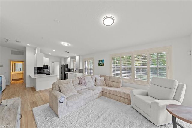 4748 San Carlo CT, Naples, FL 34109