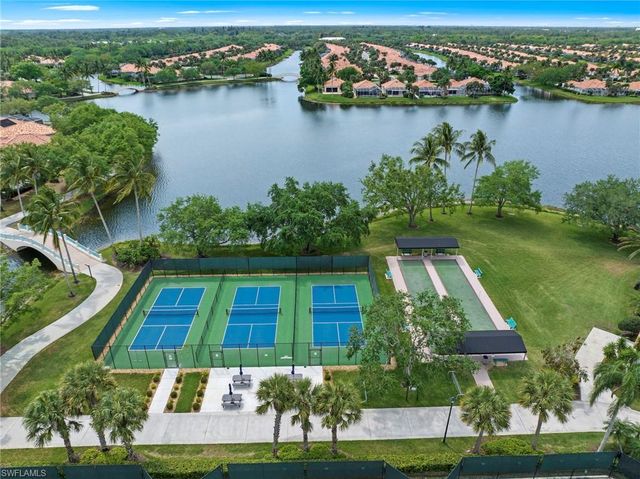 4748 San Carlo CT, Naples, FL 34109