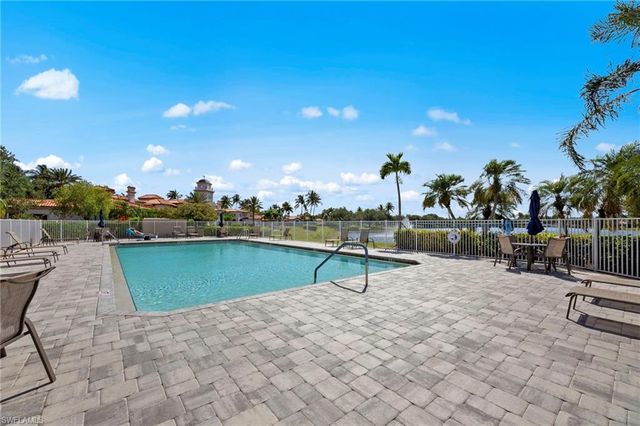 4748 San Carlo CT, Naples, FL 34109