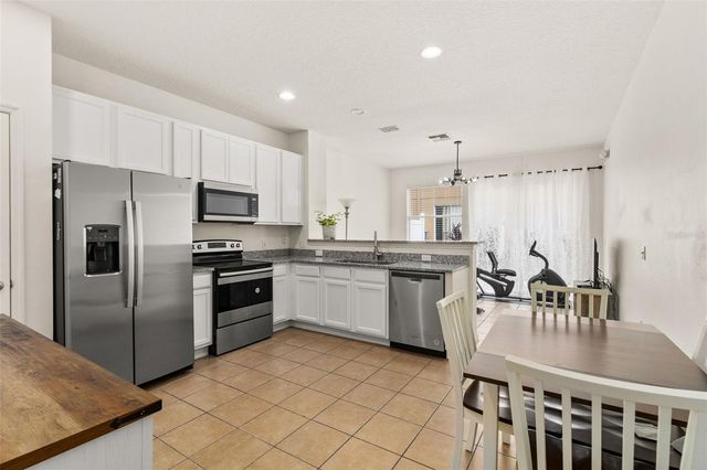 5315 PARADISE CAY CIRCLE, Kissimmee, FL 34746