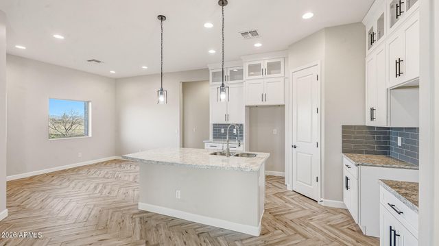 22288 W DALE Lane, Wittmann, AZ 85361